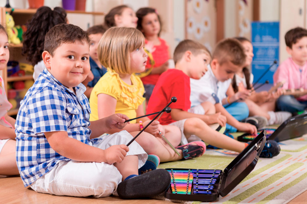 children learning music